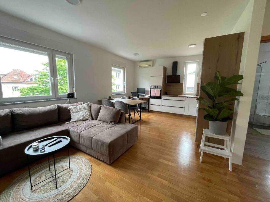 Apartmán Mely Rose Lublaň Exteriér fotografie
